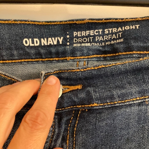 Old Navy Mid-Rise Perfect Straight Jeans - Picture 3 of 7